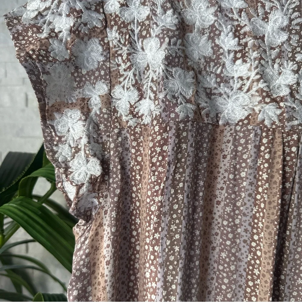 Savanna Jane Boho Cream Tan Brown Embroidered Floral Cap Sleeve Top Size 1X - Picture 8 of 9